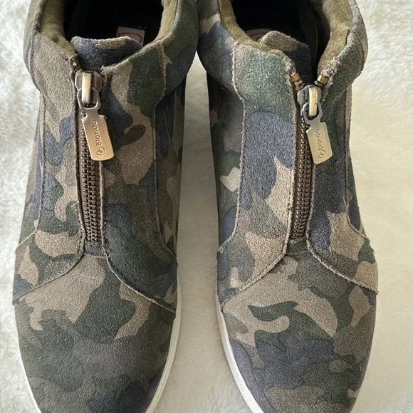 Blondo Green Camo Waterproof Glenda Hidden Heel Front Zip Sneaker boot Sz 10 - Picture 6 of 9